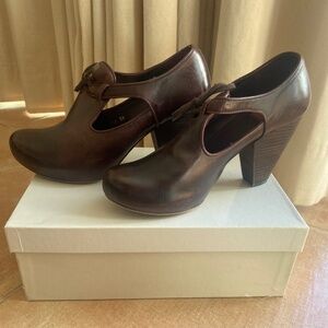 Vialis Wine Leather Heels/Shooties